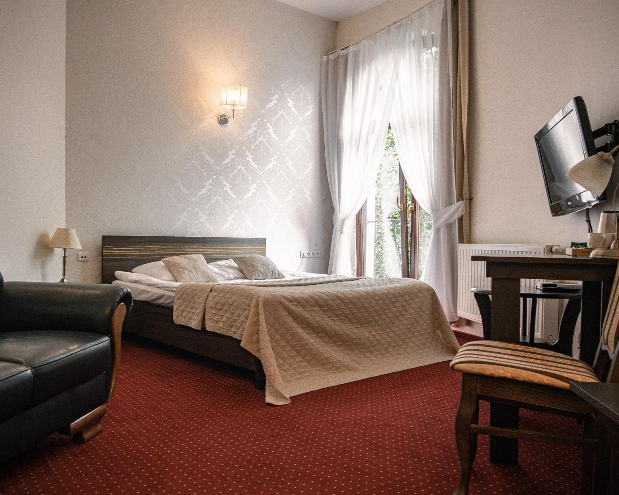 Hotel Korona Rybnik  Exteriör bild